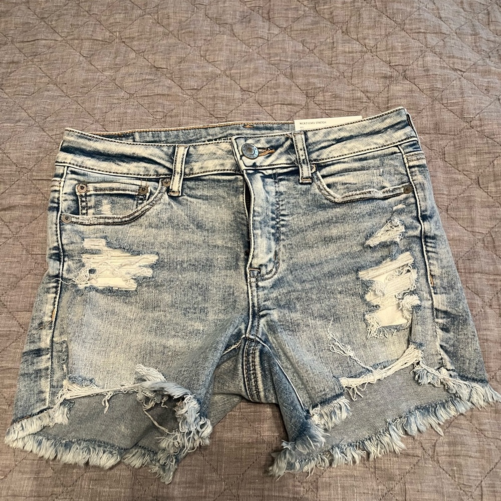 American Eagle Next Level Stretch Distressed Denim Midi Shorts Size 8 NWT